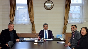 Vali Bilmez, her şeyi biliyor!