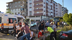 KENT MERKEZİNDE BÜYÜK KAZA, 3 KİŞİ AĞIR YARALANDI