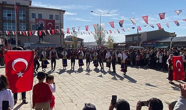 Hanak’ta Cumhuriyet Bayramı’na yoğun katılım oldu
