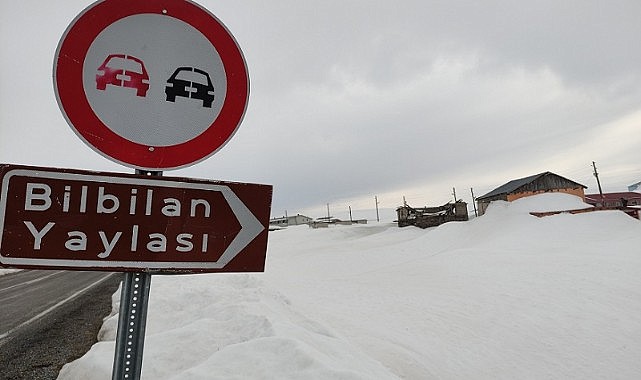 Bülbülan’da kar esareti devam ediyor