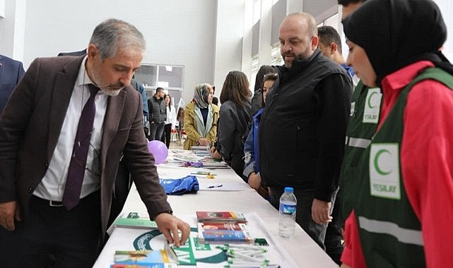 Yeşilay Ardahan Üniversitesi'nde stant açtı