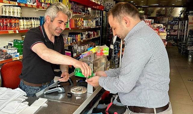 Vekil Koç, Çıldır'da vatandaşlarla bayramlaşarak sorunları dinledi