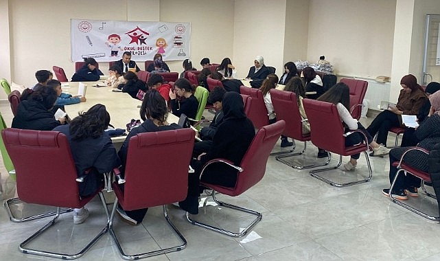 İl Müdürü Çetinkaya, öğrencilerle sohbet etti