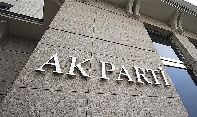 AK Parti'nin yeni MYK'sında 6 isim liste dışı kaldı