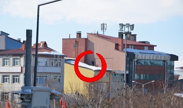 Çatıda ''tehlikeli'' temizlik!