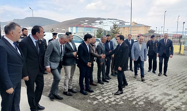 Göle'de protokol bayramlaştı
