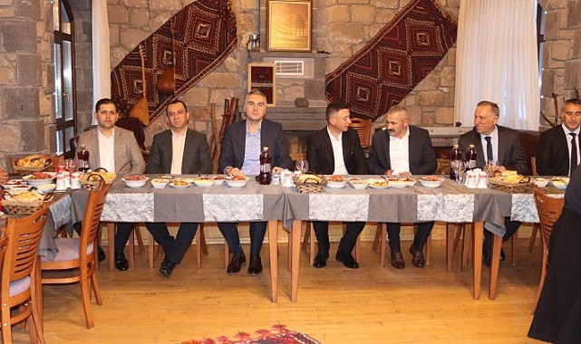 Kaymakam Kılıç, iftarda muhtarlarla bir araya geldi