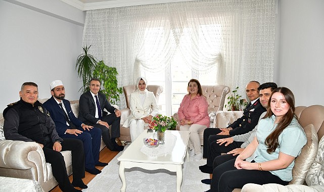 Vali Çiçek'ten şehit ailelerine Bayram ziyareti
