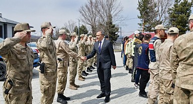 Vali Çiçek, Jandarma teşkilatı ile bayramlaştı
