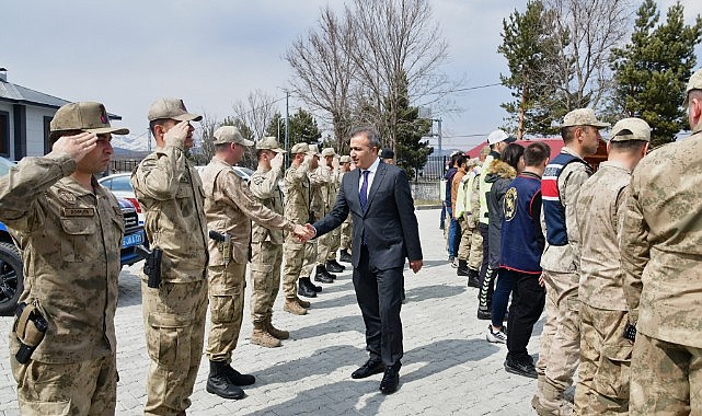 Vali Çiçek, Jandarma teşkilatı ile bayramlaştı
