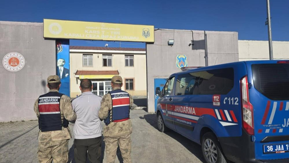 Kars’ta dolandırıcılık suçundan hapis cezası bulunan 1 kişi yakalandı