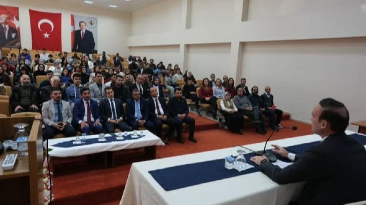 Kaymakam Kestioğlu, Ardahan Üniversitesi'nde kariyer söyleşisine katıldı