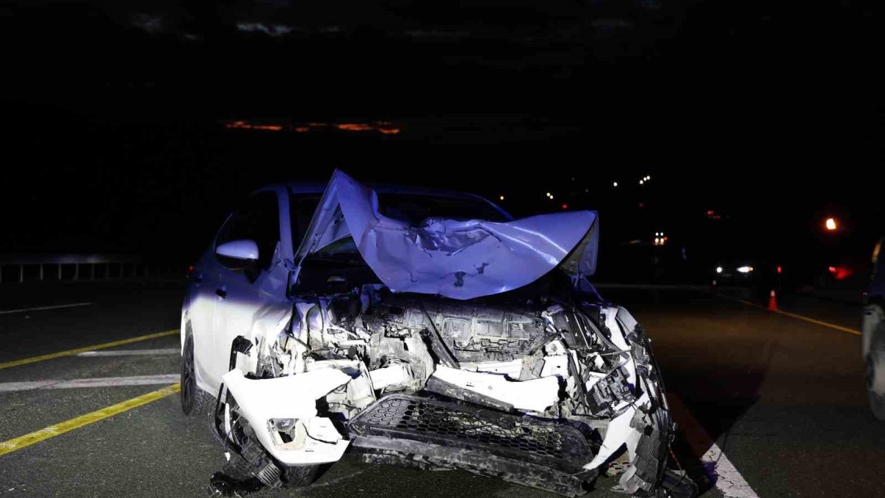 Elazığ’da iki otomobil çarpıştı: 1’i ağır 3 yaralı