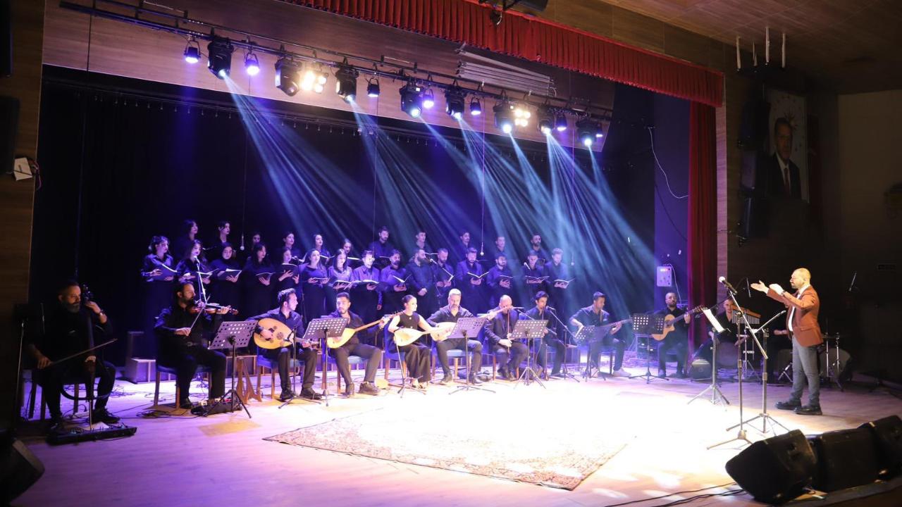 Kurtuluş coşkusu üniversite sahnesine taşındı