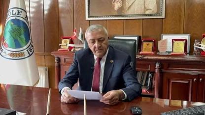 Budak sessizliğini bozdu: Sadakat yemini etti