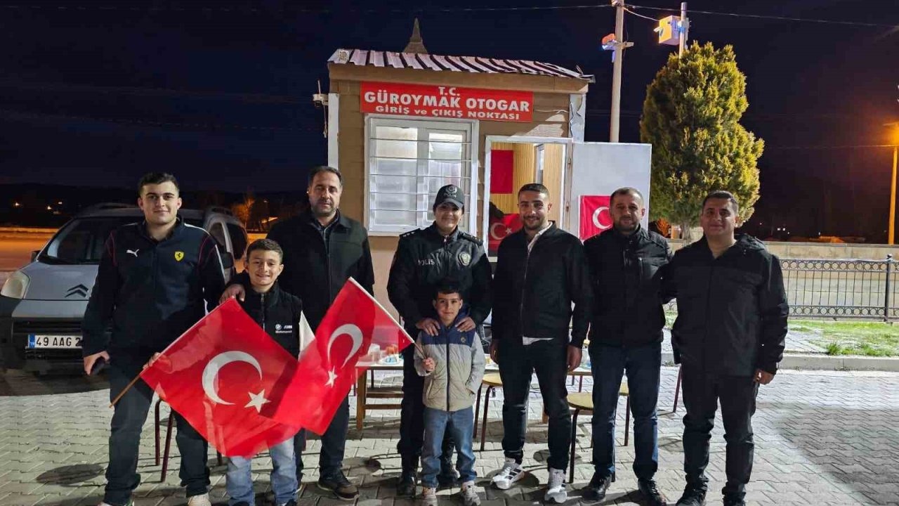 Bitlis’te kavga ihbarına gelen polislere pastalı sürpriz