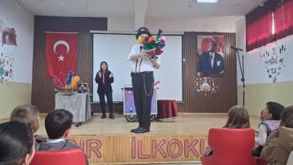 İlçelerde sanat rüzgarı esti