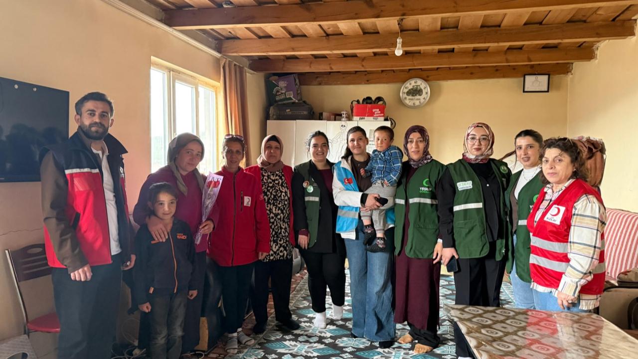 Ardahan’da annelere moral ve destek ziyareti