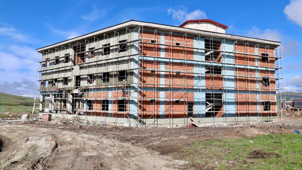 Ardahan’da Görülmemiş Başarı: ARÜ’de Yükselen Dev Projede Sona Yaklaşıldı!