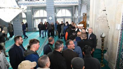 Bayram namazında camiler doldu taştı
