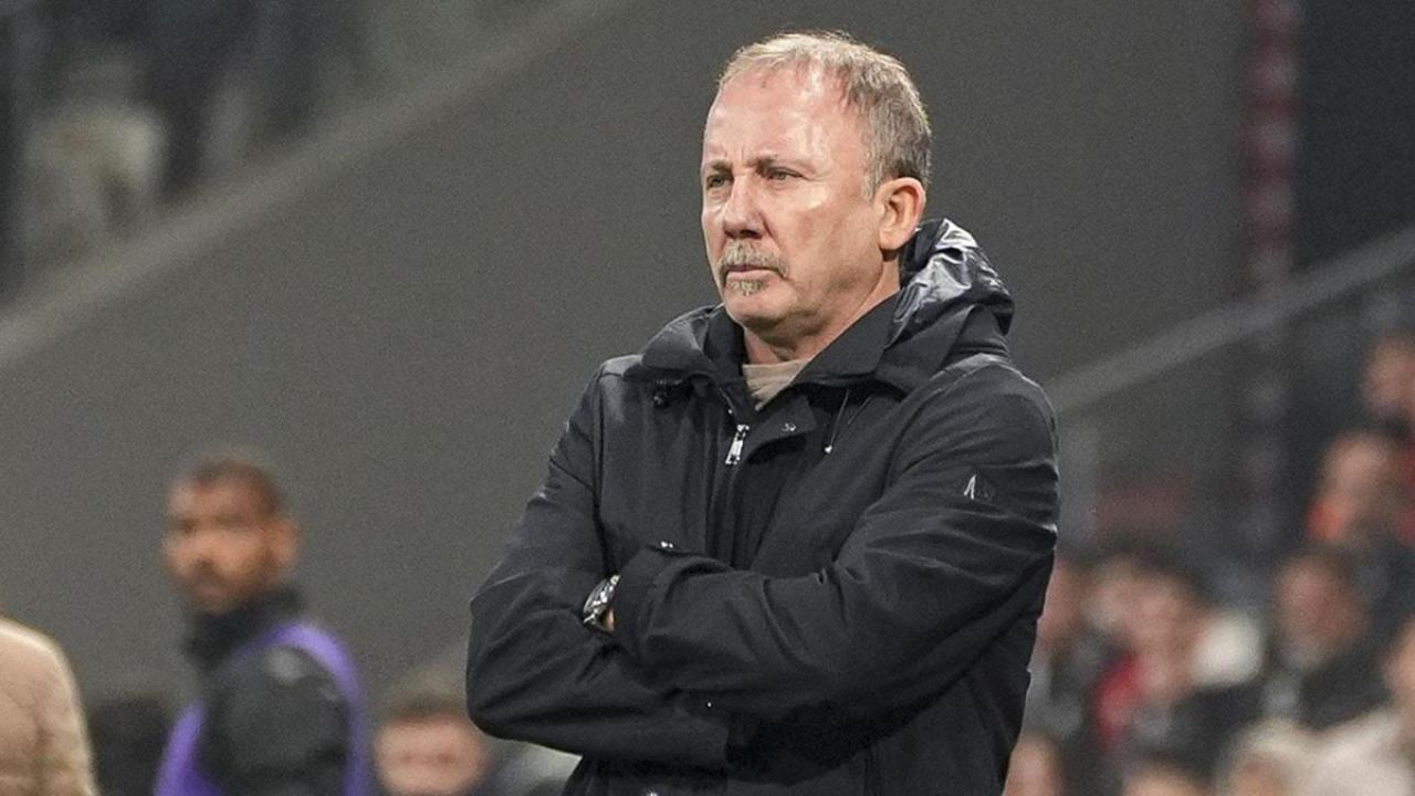 Beşiktaş'tan ''Sergen Yalçın istifa edecek'' iddialarına yanıt