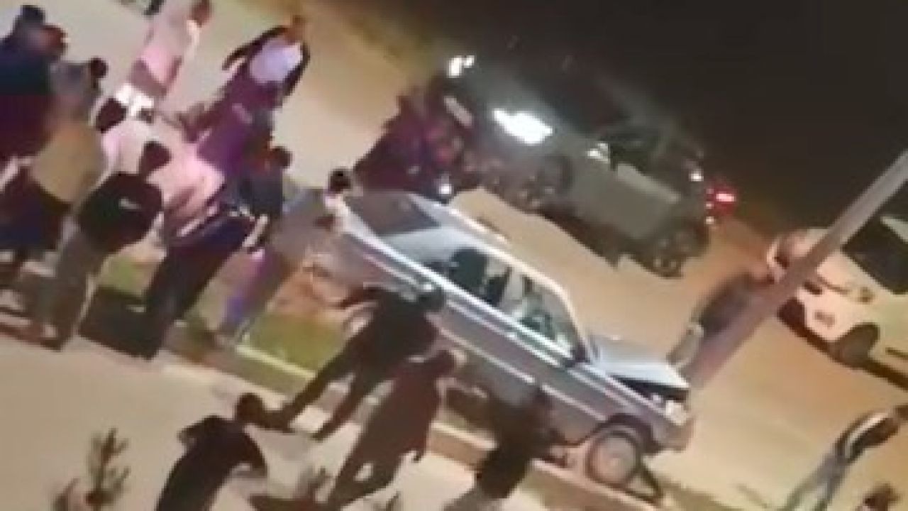 Elazığ’da otomobil aydınlatma direğine çarptı: 1 yaralı