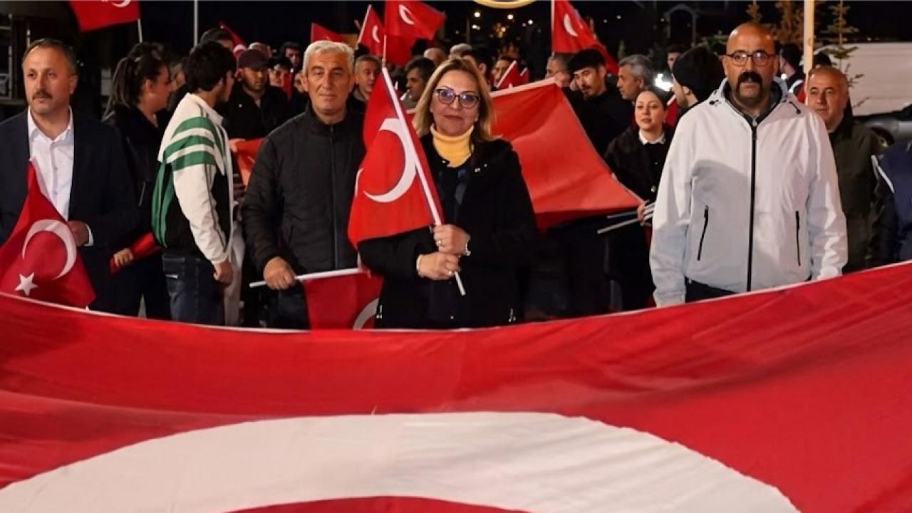 MHP ve Ülkü Ocaklarından “Bayraklı Yürüyüş”
