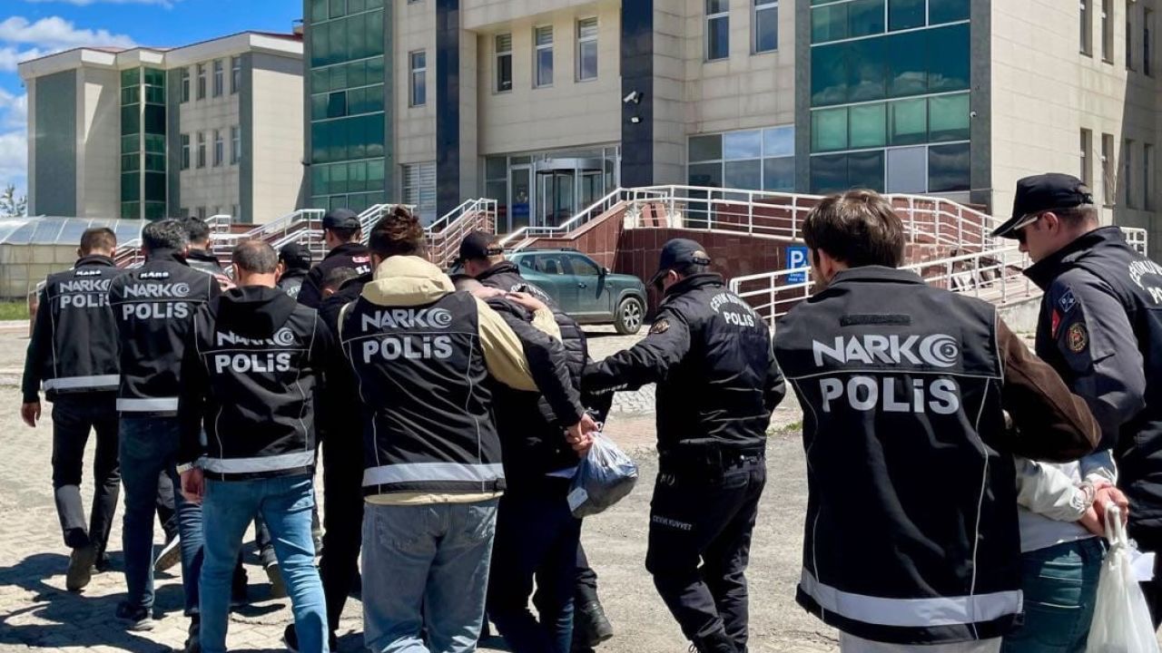 Zehir tacirlerine şafak operasyonu: Kars’ta 114 gram metamfetamin ele geçirildi, 2 tutuklama