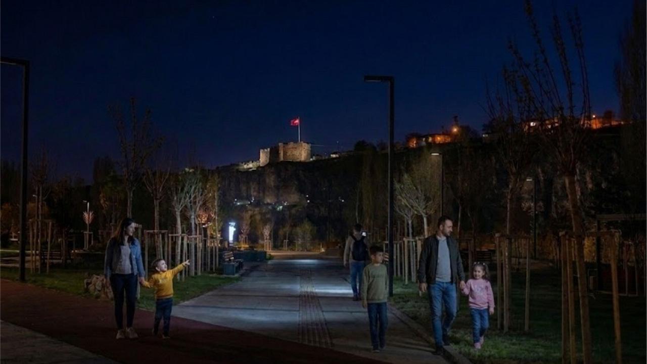 Ardahan Millet Bahçesi Karanlığa Gömüldü