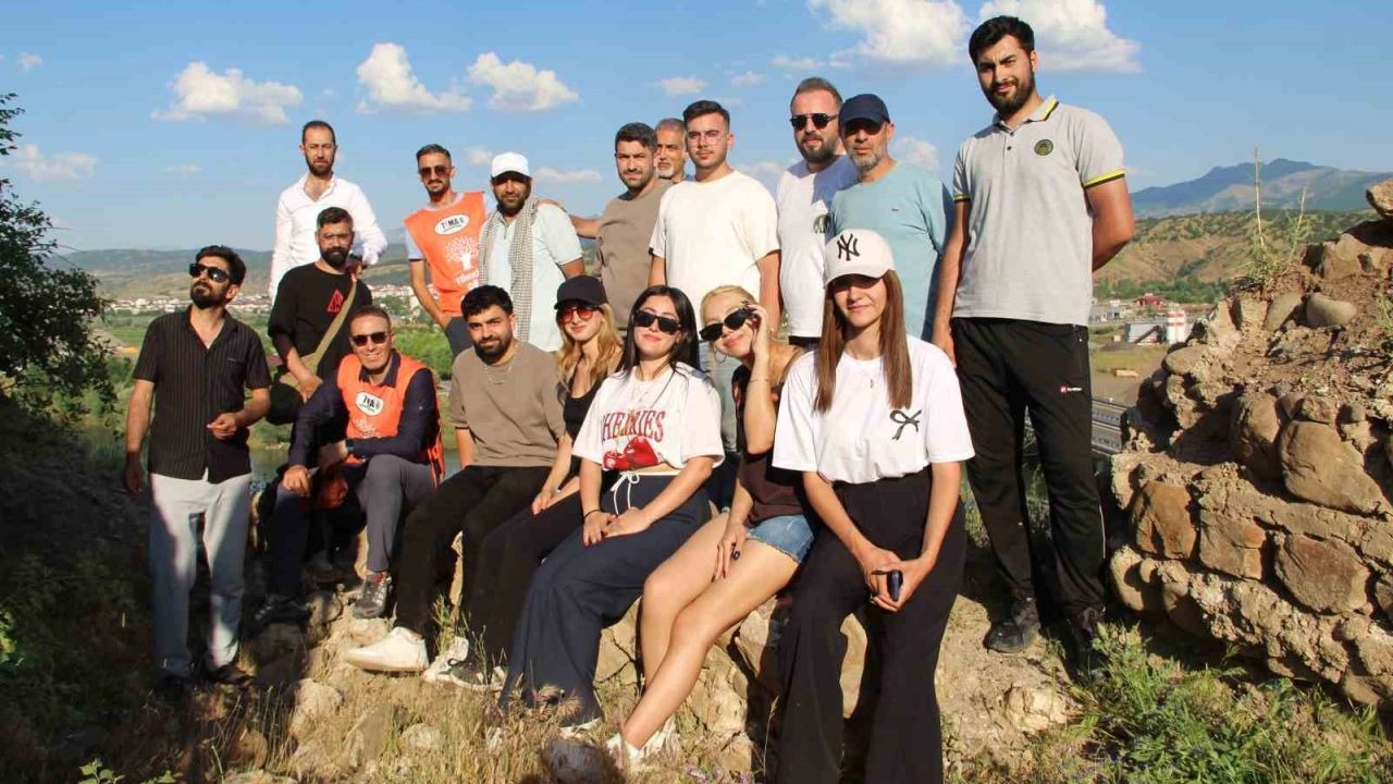 Bingöl’de tarihi kalelere gezi