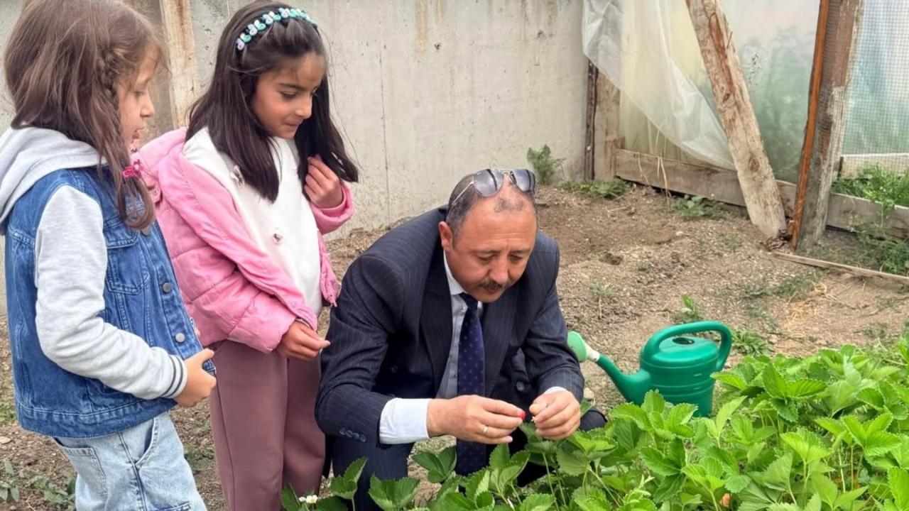 Çıldır anaokulunda minik eller toprakla buluştu