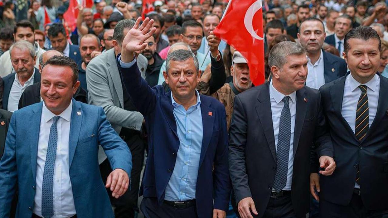 Kulisler yangın yeri! İşte Özgür Özel'in kuracağı yeni partinin adı