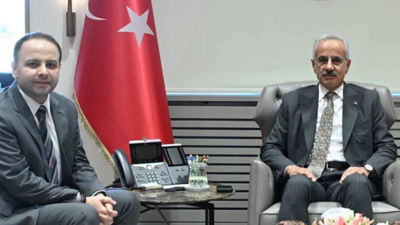 Vekil Koç, Ulaştırma Bakanı ile Masaya Oturdu!