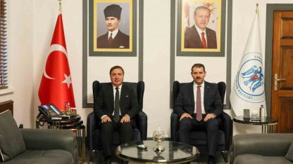 Bakan Yardımcısı Ayhan’dan Erzincan Valiliği’ne ziyaret