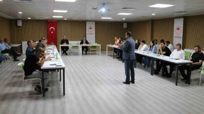 Erzincan Toplu Sera Bölgesi yatırımcılarıyla değerlendirme toplantısı yapıldı