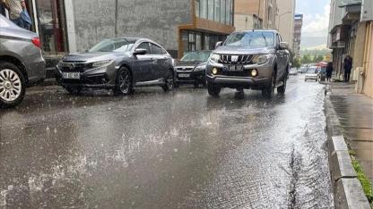 Ardahan’da Şiddetli Yağmur Hayatı Felç Etti