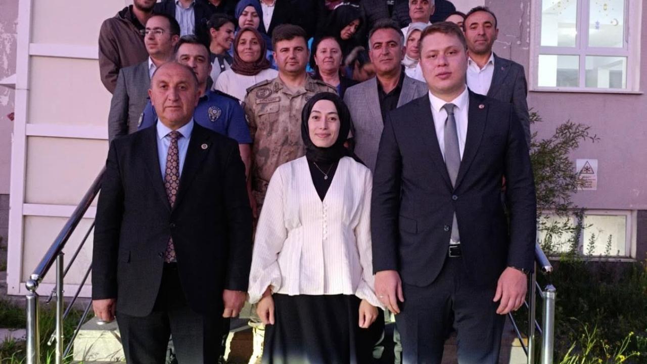 Hanak, Kaymakam Elif Meram'a veda etti
