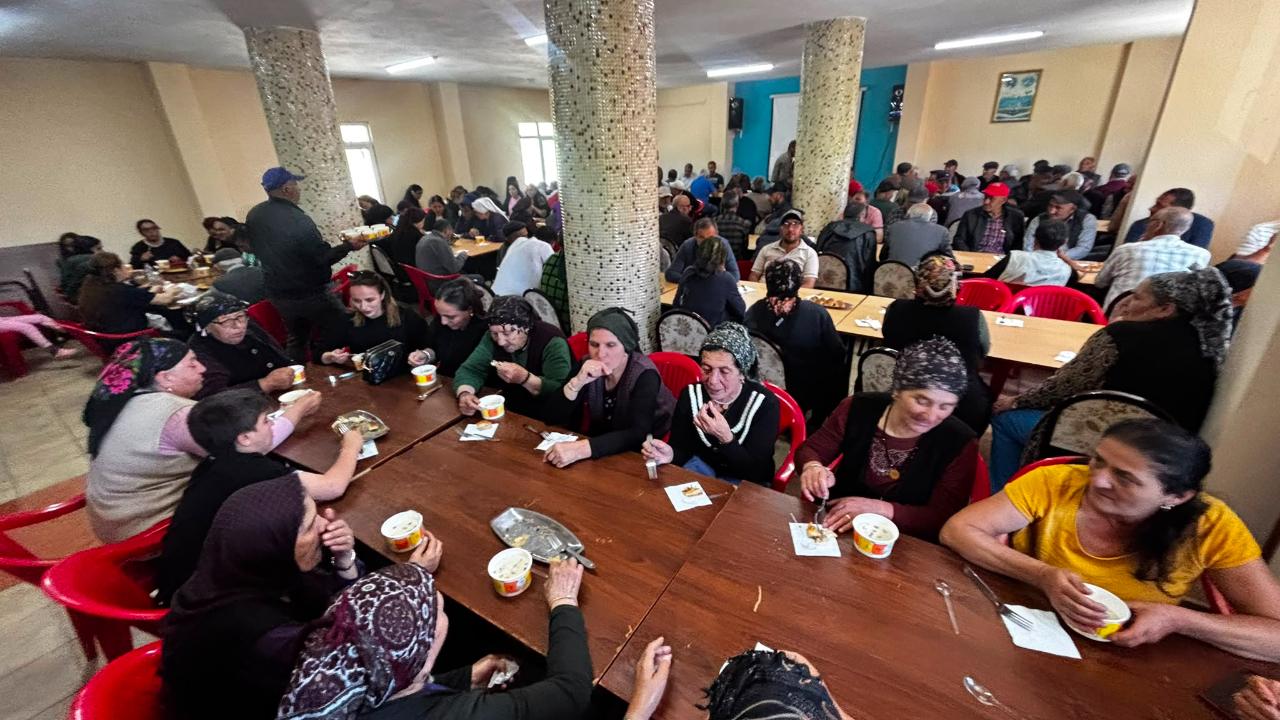 Muharrem lokması paylaşıldı